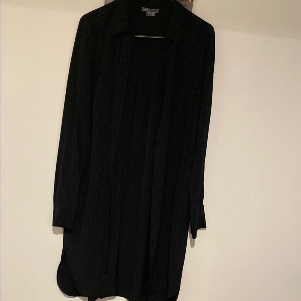 Vince Black Camisole Top Elegant and Versatile